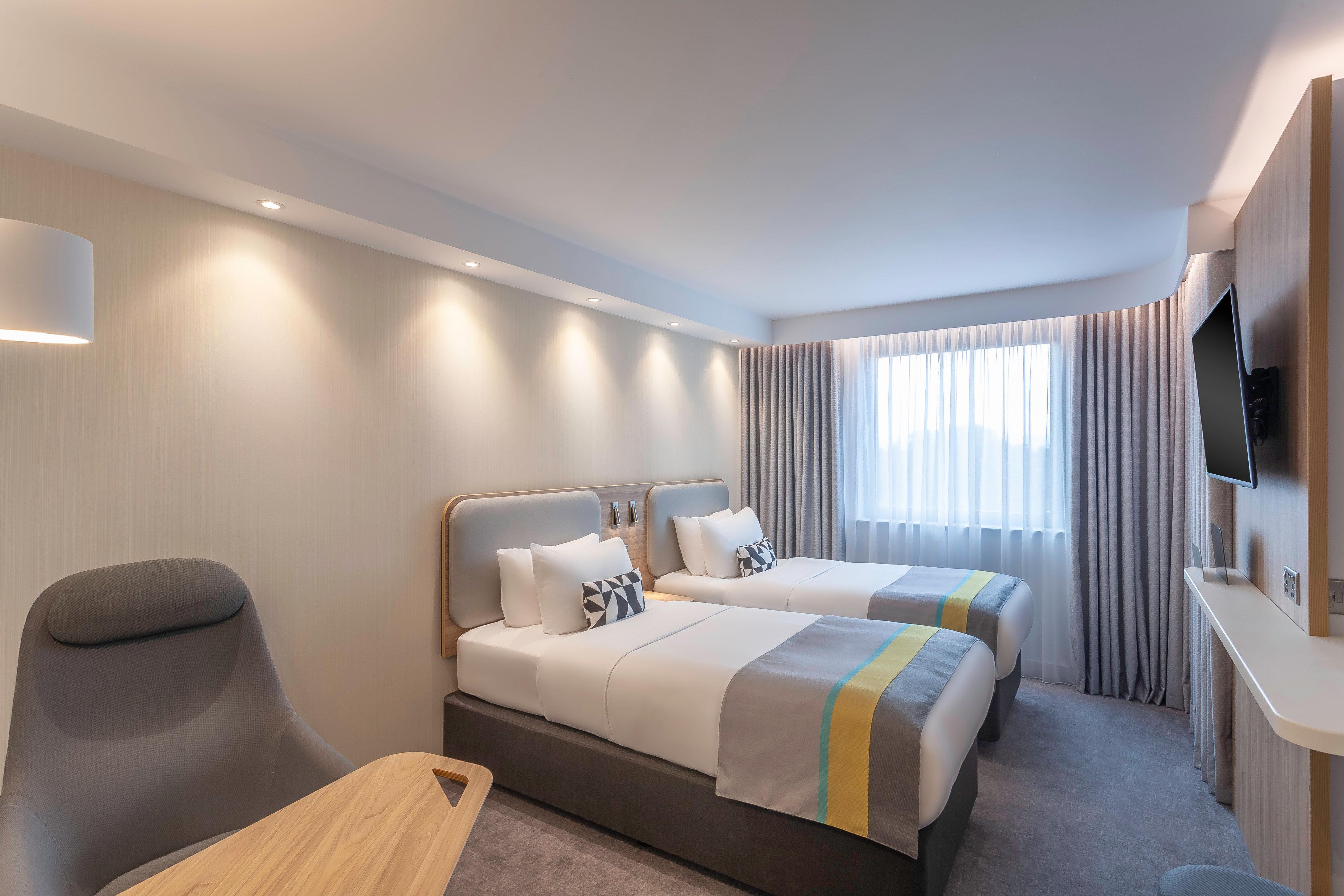 Express Dublin-airport By Ihg Hotel 3*